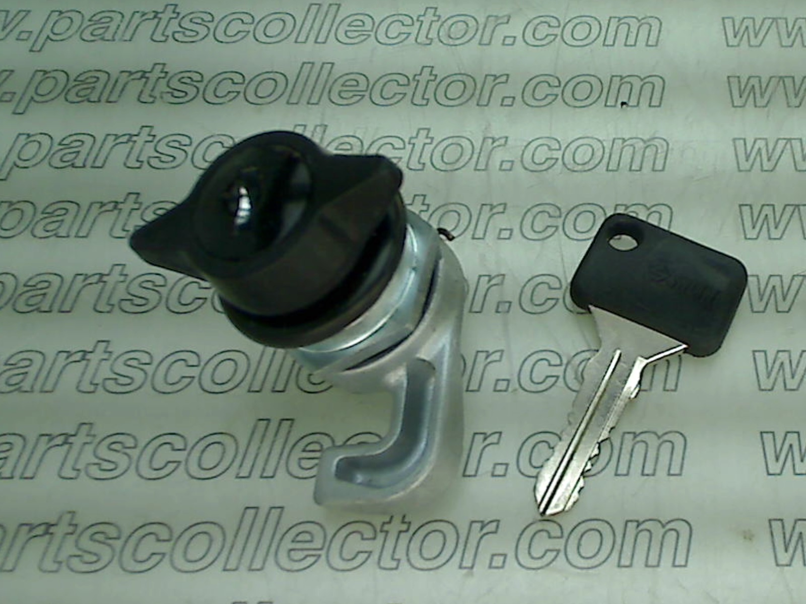 GLOVEBOX LOCK WITH KEY